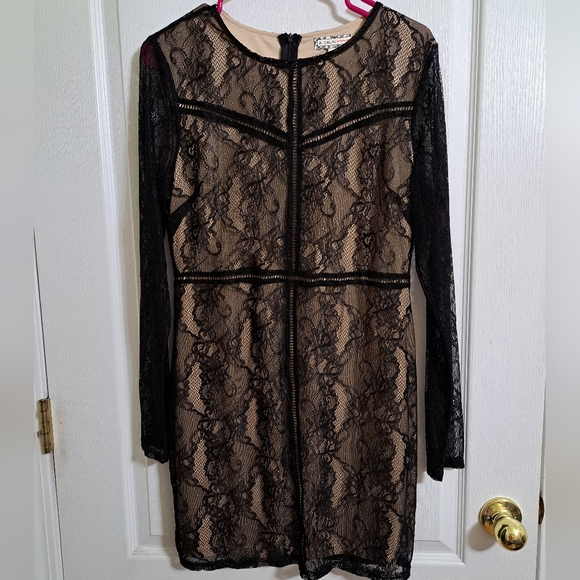 Flying Tomato Dresses & Skirts - A. Calin By Flying Tomato Floral Lace Long Sleeve Shift Mini Dress Womens L